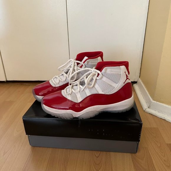 Jordan 11 Men's Cherry Red Trainers